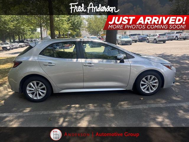 Photo of 2023 Classic Silver Metallic Toyota Corolla