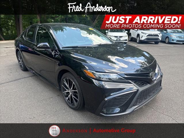 Photo of 2023 Midnight Black Metallic Toyota Camry