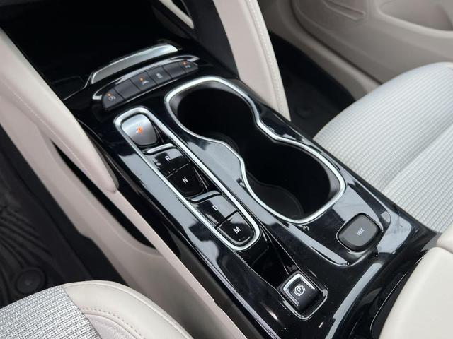 Photo of 2022 Summit White Buick Envision