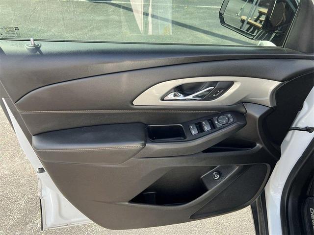 Photo of 2019 Summit White Chevrolet Traverse