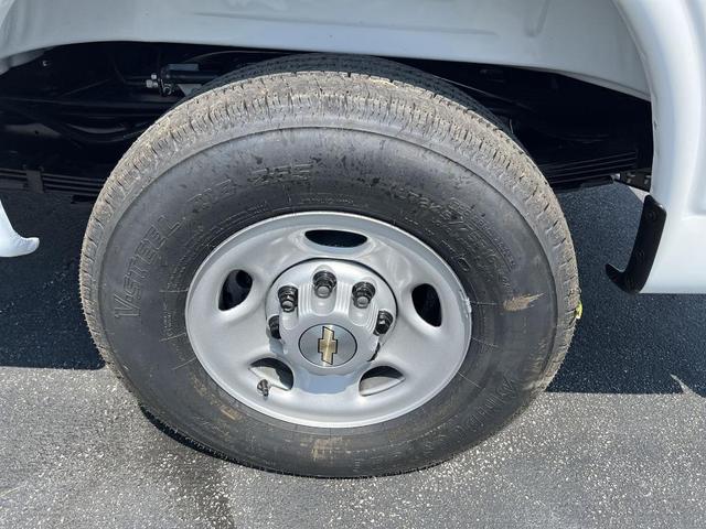 Photo of 2025 Summit White Chevrolet Express 3500