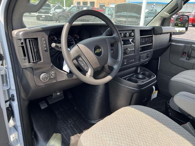 Photo of 2025 Summit White Chevrolet Express 3500