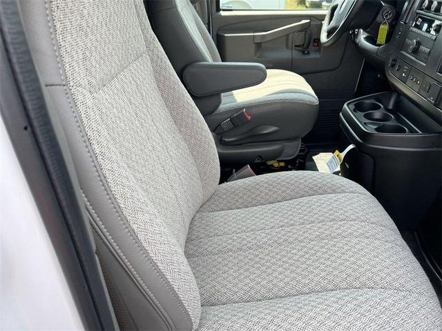 Photo of 2025 Summit White Chevrolet Express 3500