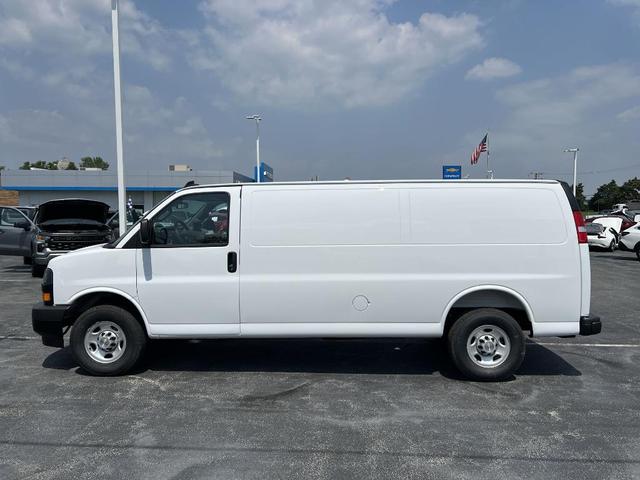 Photo of 2025 Summit White Chevrolet Express 3500
