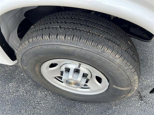 Photo of 2025 Summit White Chevrolet Express 3500
