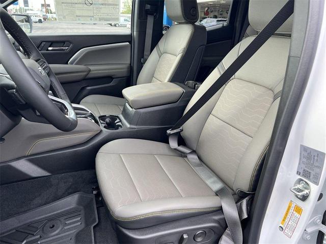 Photo of 2026 Summit White Chevrolet Colorado