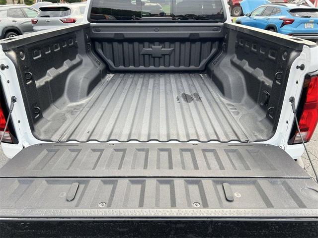 Photo of 2026 Summit White Chevrolet Colorado