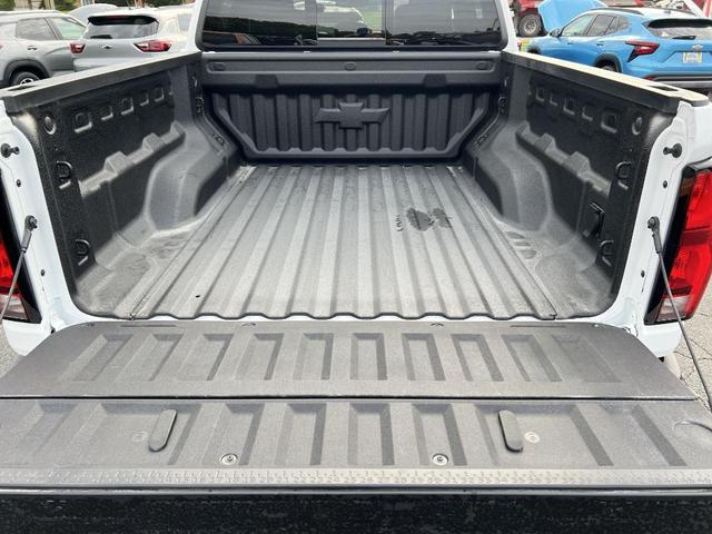 Photo of 2026 Summit White Chevrolet Colorado