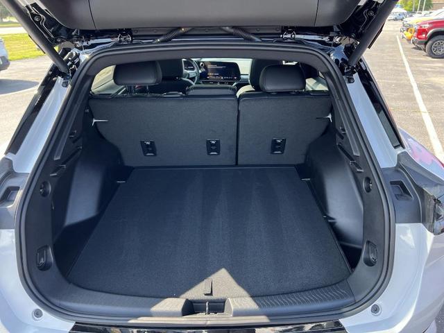 Photo of 2025 Iridescent Pearl Tricoat Chevrolet Equinox EV