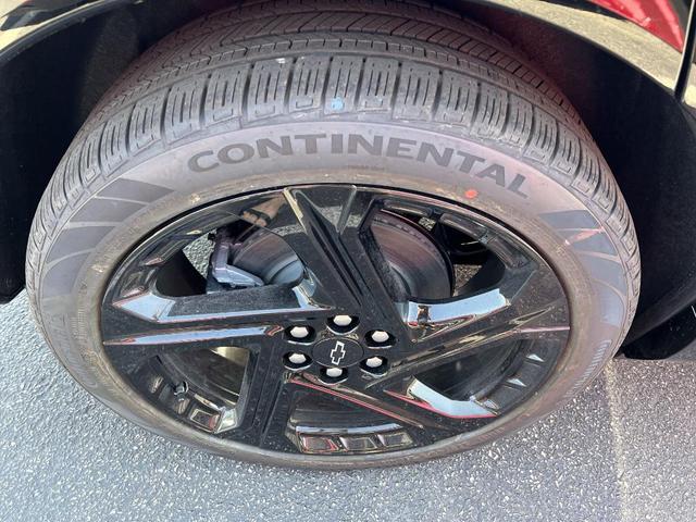Photo of 2025 Iridescent Pearl Tricoat Chevrolet Equinox EV