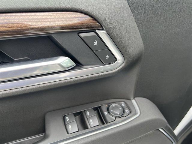 Photo of 2025 Summit White Chevrolet Silverado 1500