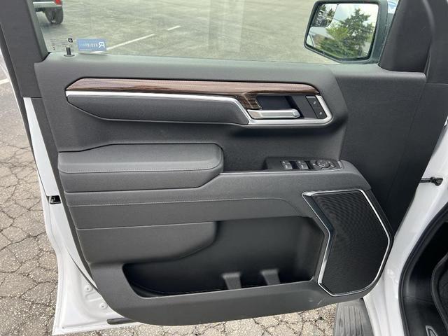 Photo of 2025 Summit White Chevrolet Silverado 1500