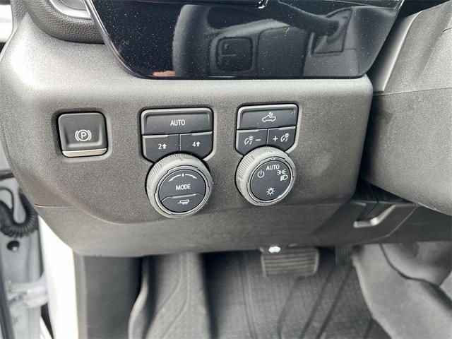 Photo of 2025 Summit White Chevrolet Silverado 1500