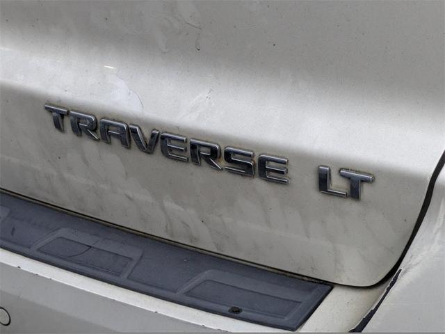 Photo of 2015 White Diamond Tri-Coat Chevrolet Traverse