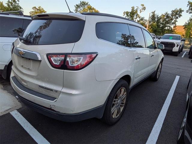 Photo of 2015 White Diamond Tri-Coat Chevrolet Traverse