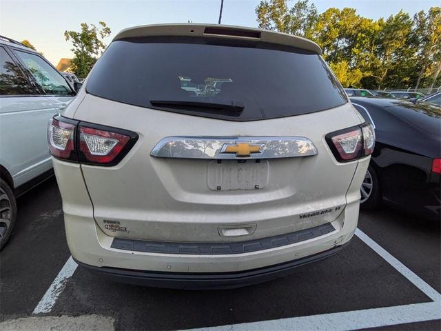 Photo of 2015 White Diamond Tri-Coat Chevrolet Traverse