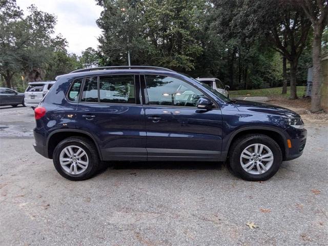 Photo of 2016 Blue Volkswagen Tiguan