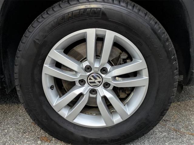 Photo of 2016 Blue Volkswagen Tiguan