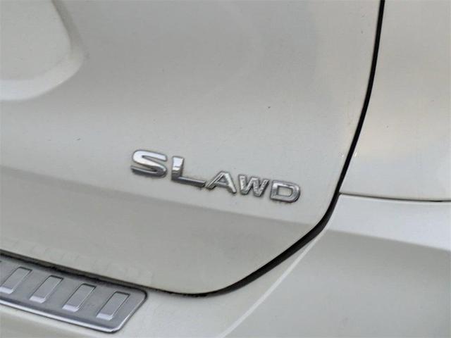 Photo of 2018 White Nissan Rogue