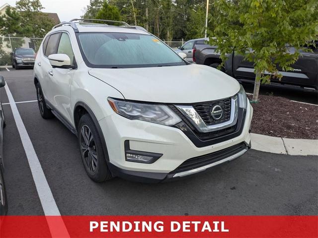 Photo of 2018 White Nissan Rogue