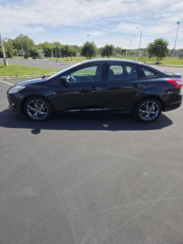Photo of 2012 Black Ford Focus