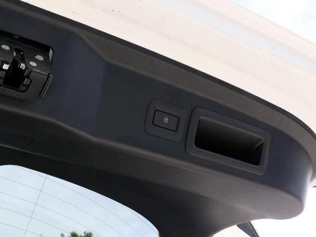 Photo of 2025 Snowflake White Pearl Mazda CX-30