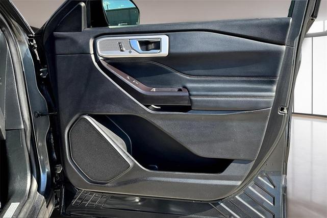 Photo of 2020 Gray Metallic Ford Explorer