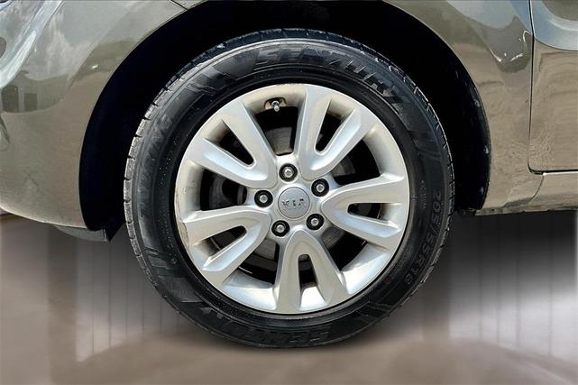 Photo of 2013 Moss Green Metallic Kia Soul