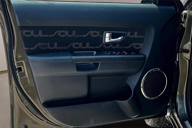 Photo of 2013 Moss Green Metallic Kia Soul