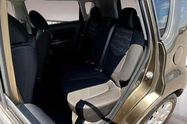 Photo of 2013 Moss Green Metallic Kia Soul