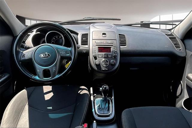 Photo of 2013 Moss Green Metallic Kia Soul