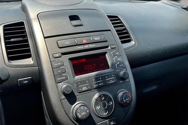 Photo of 2013 Moss Green Metallic Kia Soul