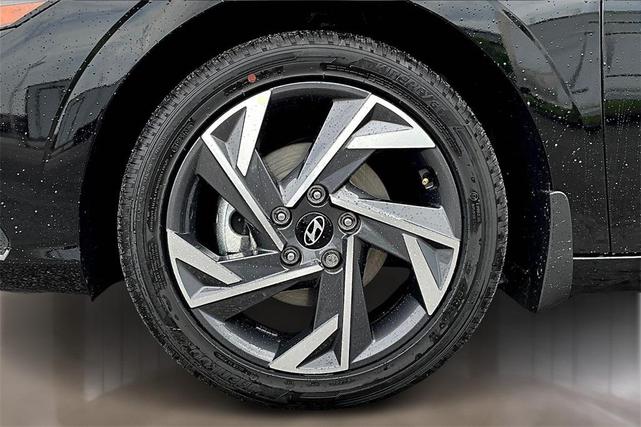 Photo of 2025 Black Hyundai ELANTRA HEV
