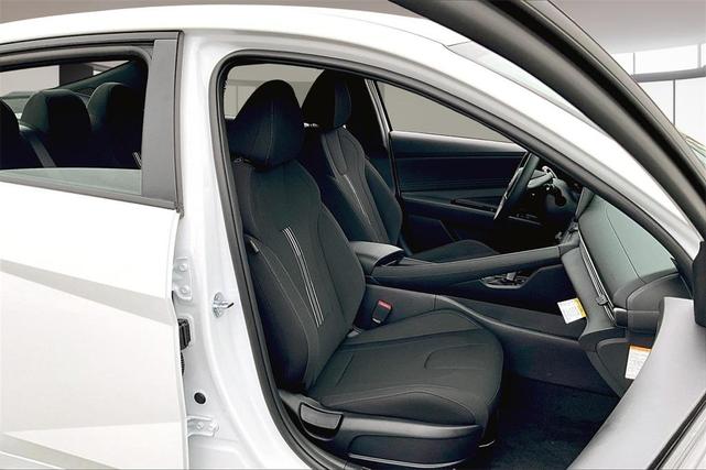 Photo of 2025 White Hyundai ELANTRA HEV
