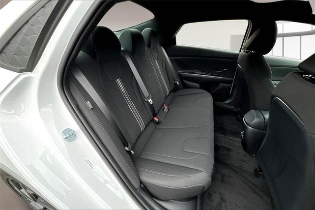 Photo of 2025 White Hyundai ELANTRA HEV