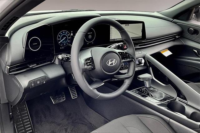 Photo of 2025 White Hyundai ELANTRA HEV