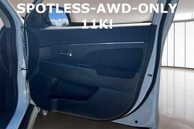 Photo of 2024 White Mitsubishi Outlander Sport