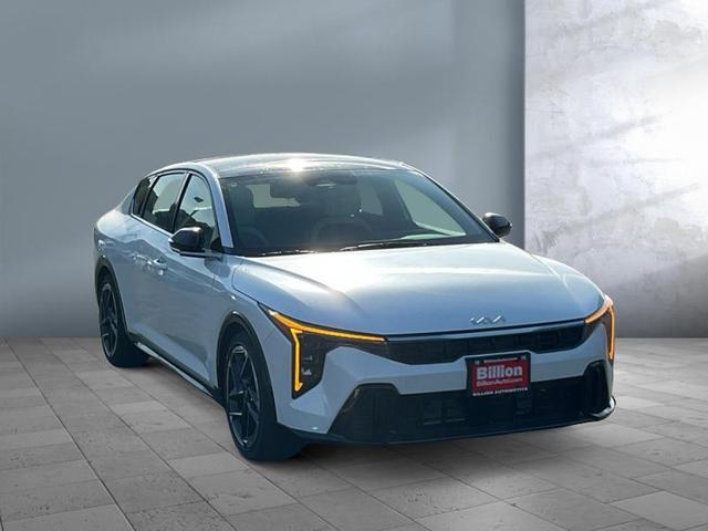 Photo of 2025 Snow White Pearl Kia K4