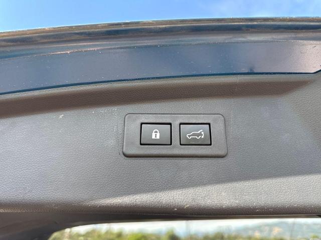Photo of 2022 Geyser Blue Subaru Outback