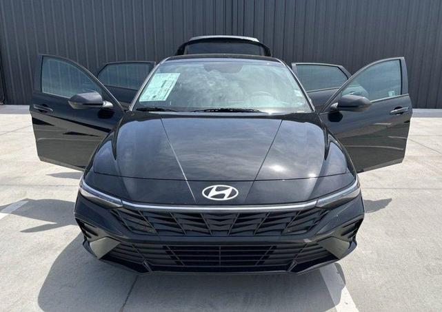 Photo of 2025 Black Hyundai ELANTRA HEV