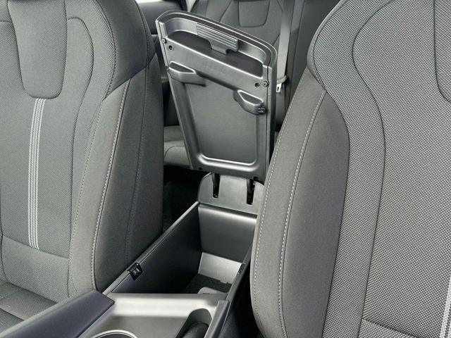 Photo of 2025 Black Hyundai ELANTRA