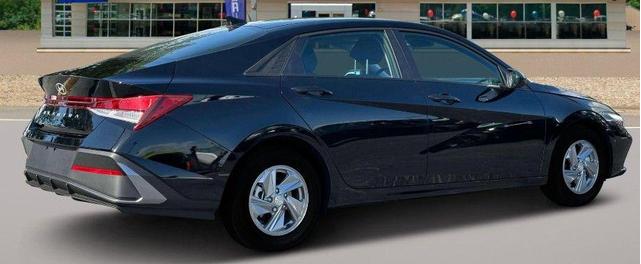Photo of 2025 Black Hyundai ELANTRA