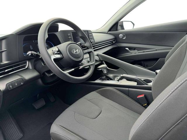 Photo of 2025 Black Hyundai ELANTRA