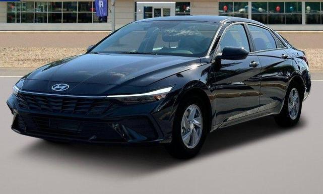 Photo of 2025 Black Hyundai ELANTRA