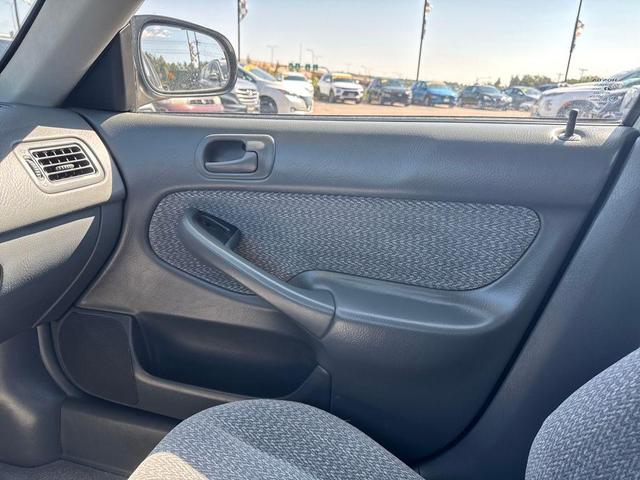 Photo of 2000 Taffeta White Honda Civic
