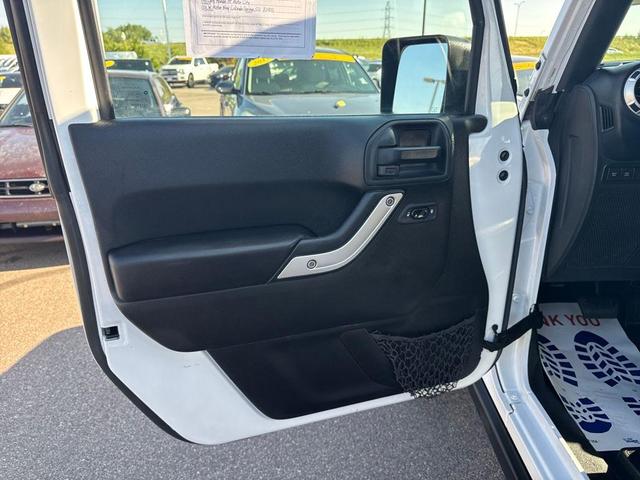 Photo of 2018 Bright White Clearcoat Jeep Wrangler JK