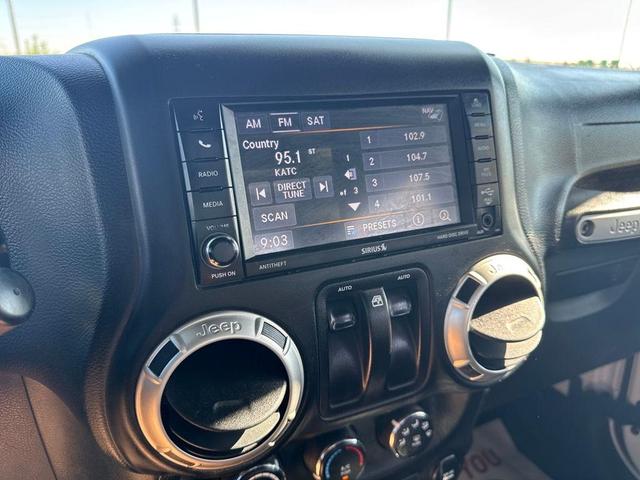 Photo of 2018 Bright White Clearcoat Jeep Wrangler JK
