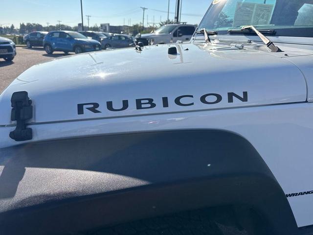 Photo of 2018 Bright White Clearcoat Jeep Wrangler JK