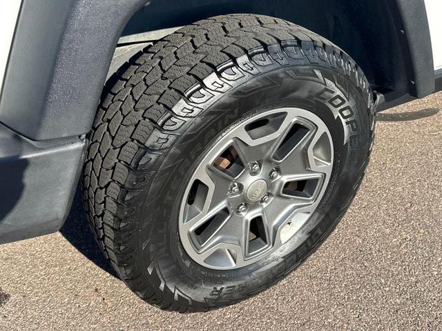 Photo of 2018 Bright White Clearcoat Jeep Wrangler JK