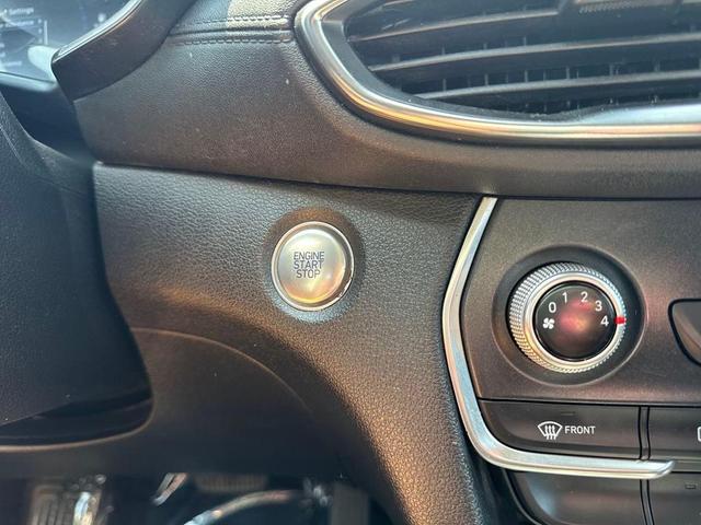 Photo of 2019 Quartz White Hyundai SANTA FE